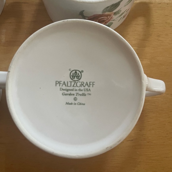 ☕️🌹 Vintage Pfaltzgraff Garden Trellis Cups And Saucers Set ☕️🌹 - Picture 7 of 12